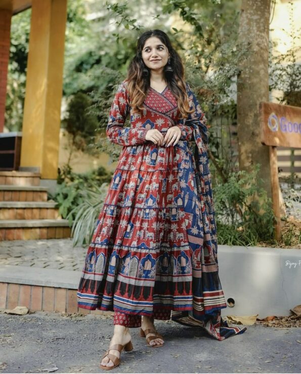 NilIma Lace Gher Kurta Set