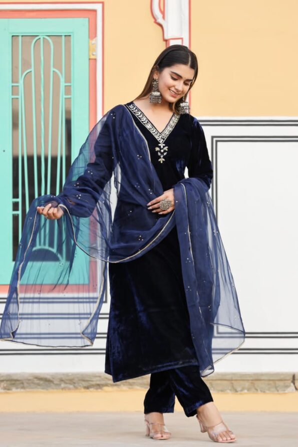 Nilgiri Velvet Kurta Set