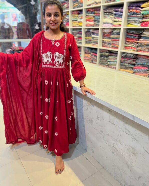 Shagun Gherdar Red Rose Kameez Kurta Set