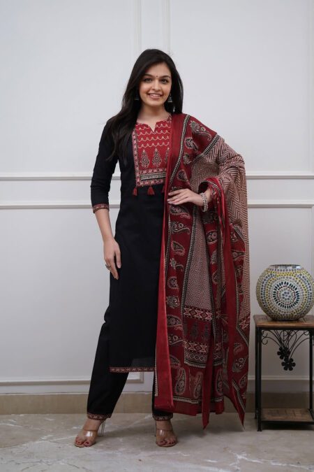 Beautiful Aada Sequence Work Heavy Cotton Fabric Kurti Pant