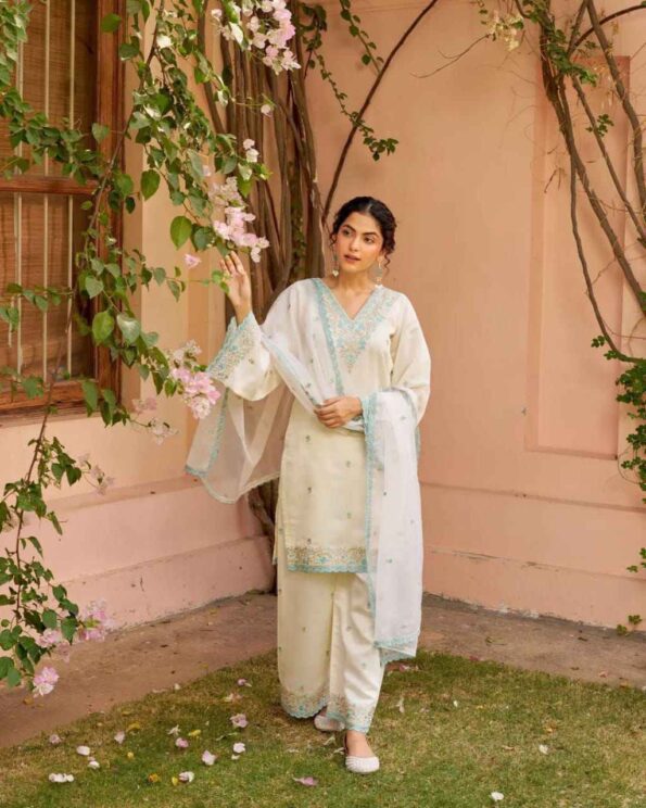 WHITE BUL BUL SUIT SET