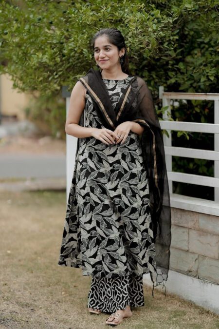 Elegant Black Leaf Print Kurta Set with Dupatta