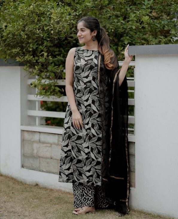 Elegant Black Leaf Print Kurta Set with Dupatta