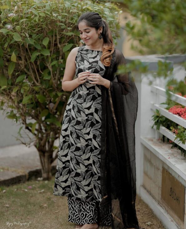 Elegant Black Leaf Print Kurta Set with Dupatta