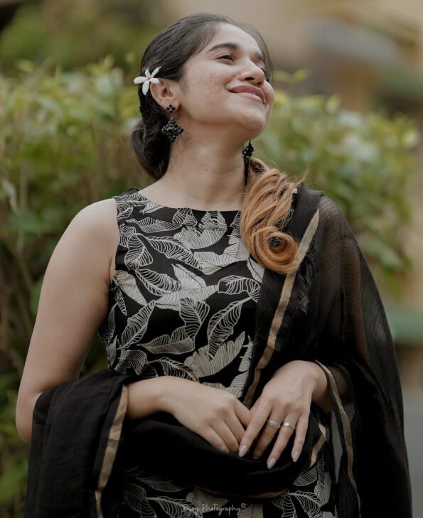 Elegant Black Leaf Print Kurta Set with Dupatta