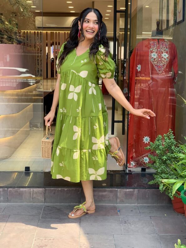 Chic Green Floral Tiered Cotton Dress for Women