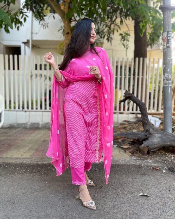 Pink Bandhani Print Kurti Set with Dupatta