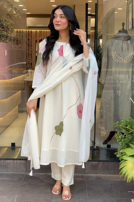 “Elegant white kurta set for women with floral appliqué, matching pants, and dupatta – stylish ethnic wear”